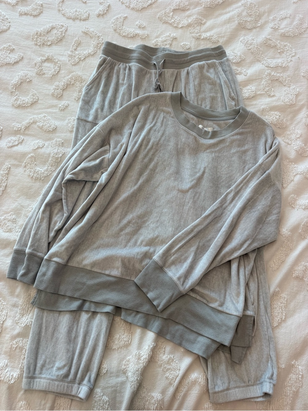 Secret Treasures Light Gray Relaxed Lounge Pajama Set